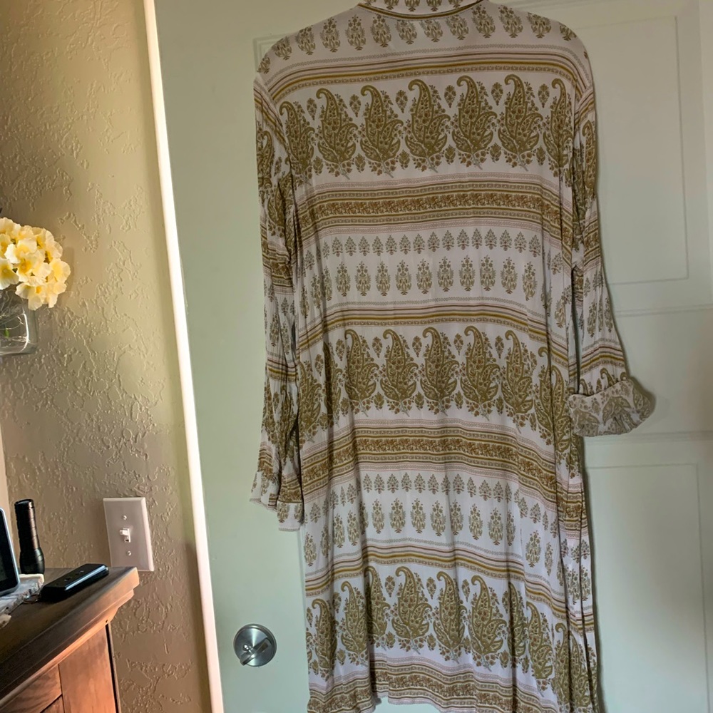 Lg J jill duster!  Light weight rayon!  Sleeves are full length!